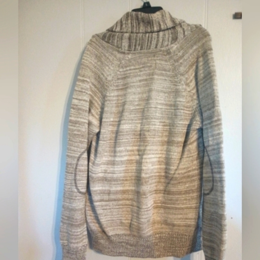 American Rag Sweater - Picture 3 of 8